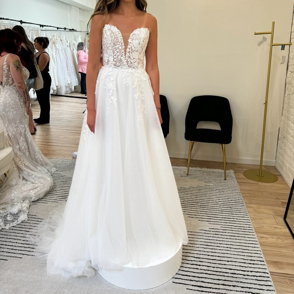 Julia Leigh wedding dress